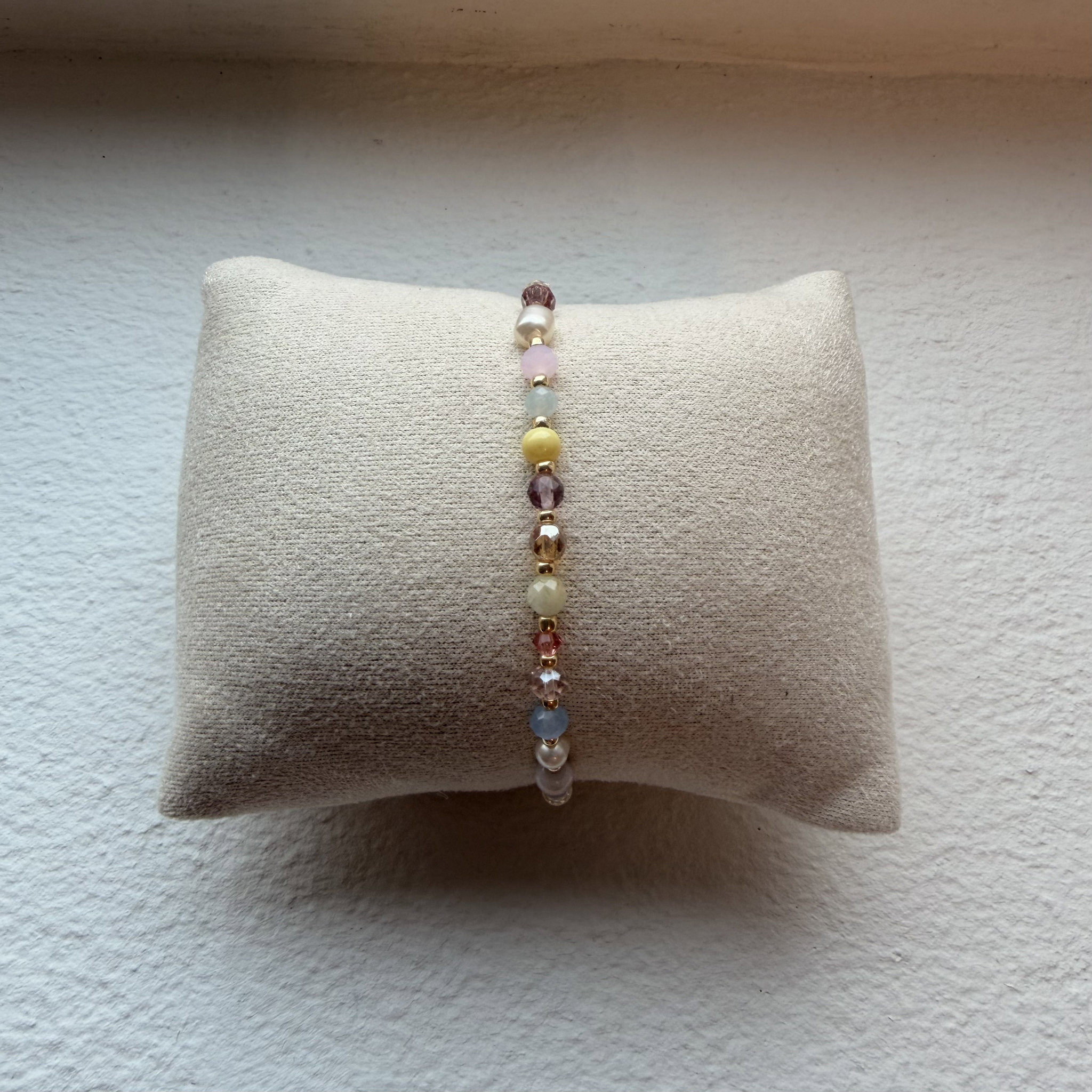 Armbånd i pastel mix